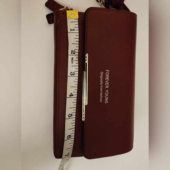 Vine Red Wallet Purse. Pre-loved In Excellent Condition - Picture 7 of 10